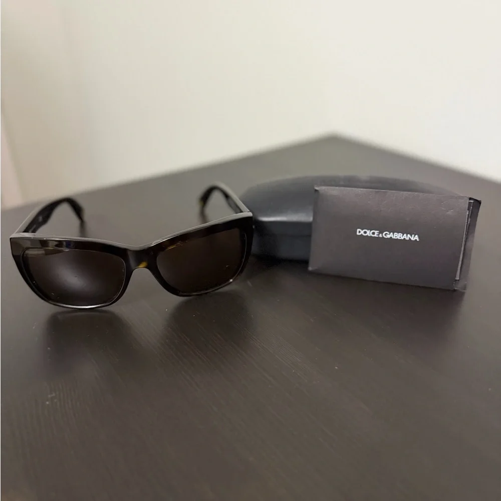 D&G Dolce & Gabbana Women’s Tortoiseshell Oversized Sunglasses DD3080 502/73